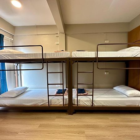 Films House Hostel Бангсен Екстер'єр фото